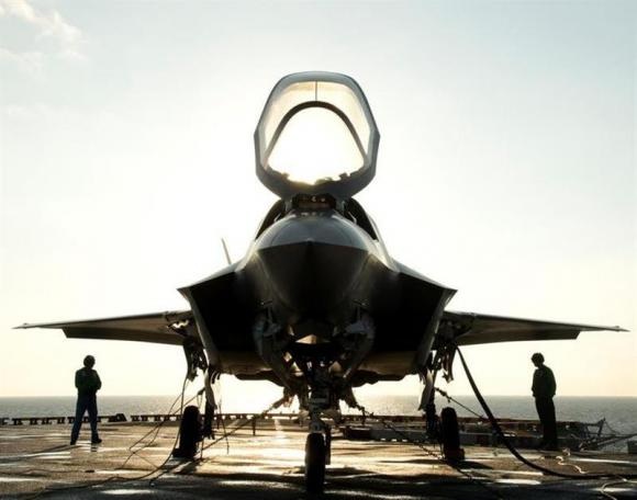 Mỹ mạo hiểm dùng thiết bị "Tàu" cho "siêu" chiến đấu cơ F-35 - 1 Mỹ mạo hiểm dùng thiết bị Tàu cho siêu chiến đấu cơ F-35