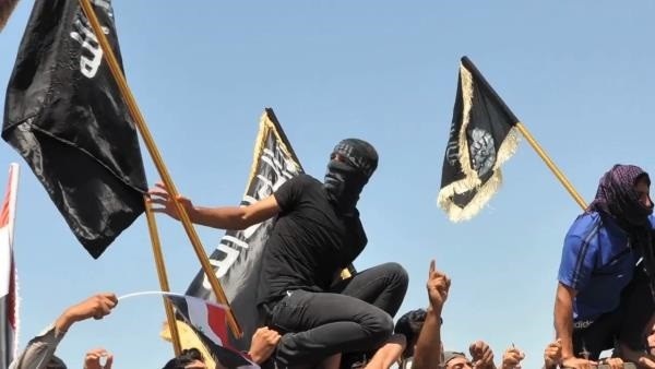 Al-Qaeda thành lập nhà nước Hồi giáo đầu tiên ở Iraq - 1 Các tay súng al-Qaeda đang chiếm giữ phần lớn thành phố Falluja.