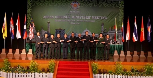 Hội nghị Bộ trưởng Quốc phòng ASEAN ra Tuyên bố chung - 1 Hội nghị ADMM-8 diễn ra ở thủ đô Nay Pyi Taw của Myanmar.