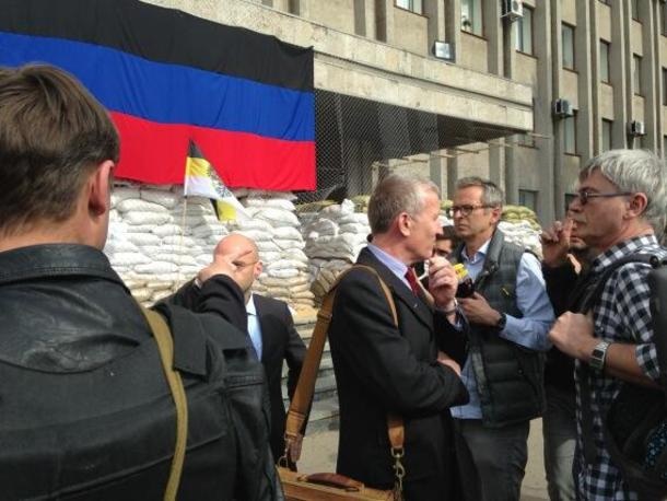 OSCE mất liên lạc với nhóm quan sát viên ở Donetsk - 1 OSCE mất liên lạc với nhóm quan sát viên ở Donetsk