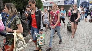 Hàng nghìn người miền Đông Ukraine bỏ chạy sang Nga