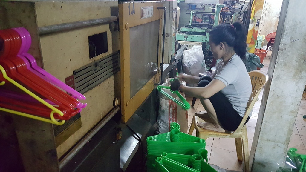 TP Huế: Cơ sở nhựa tồn tại hơn 10 năm trong khu dân cư gây bức xúc - Ảnh 4. TP Huế: Cơ sở nhựa tồn tại hơn 10 năm trong khu dân cư gây bức xúc - Ảnh 4.