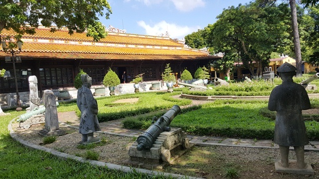 Bảo tàng Cổ vật Cung đình Huế xưa còn gọi là Musée Khai Dinh là bảo tàng được thành lập sớm nhất tại Huế