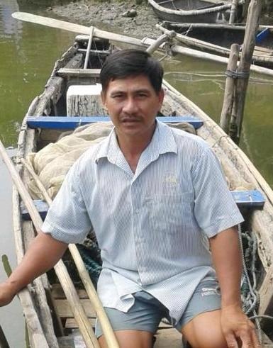 Ngư dân Trần Ngọc - người phát hiện chú Vích quý bơi lạc vào đầm phá Cầu Hai
