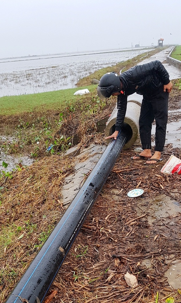 Người dân 2 tỉnh lo nhà máy dệt nhuộm xả thải thẳng ra sông - 6 Người dân 2 tỉnh lo nhà máy dệt nhuộm xả thải thẳng ra sông - 6