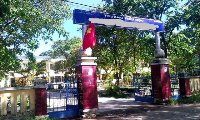Khởi tố nhóm người xông vào trường hành hung cô giáo trên bục giảng - 1 Trường Tiểu học T.V. nơi xảy ra sự việc cô giáo N. bị nhóm người xông vào tận bục giảng hành hung