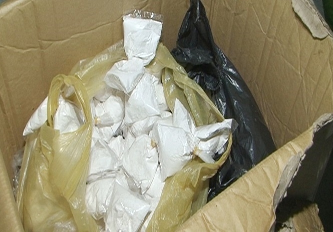 Phát hiện 2 cơ sở sản xuất khuôn đậu sử dụng thạch cao - 3 Số lượng lớn thạch cao đang trữ để tẩm vào khuôn đậu (ảnh: cơ quan công an cung cấp)