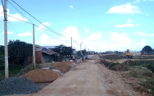 Nhiều địa phương không thể thu hút được các nhà đầu tư nước ngoài. Theo các chuyên gia, đây là câu chuyện lựa chọn phát triển và đầu tư (ảnh minh họa xây dựng nông thôn mới)