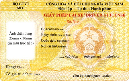 Bộ GTVT chính thức lên tiếng việc đổi giấy phép lái xe sang vật liệu nhựa - 1 GPLX bằng vật liệu nhựa PET được công nhận tại 85 quốc gia trên thế giới, việc chuyển đổi GPLX sang vật liệu nhựa cũng là quy định trong Công ước quốc tế