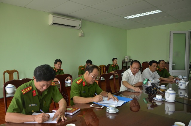 Ông Tất Thành Cang - Phó Bí thư Thường trực Thành ủy TPHCM đã có buổi làm việc nhanh với Cảnh sát PCCC TPHCM và UBND quận 3.