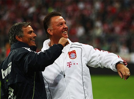 Vị thuyền trưởng của Chelsea hiện này thời còn ở Barcelona có nhiều kiểu tóc rối mắt