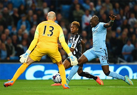 League Cup: Newcastle khiến Man City ôm hận - 2 Hàng thủ Man City chơi quá kém
cỏi