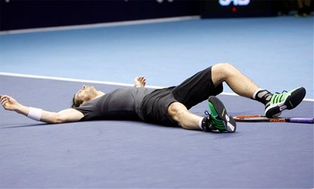 Federer vô địch ở Basel, Murray đăng quang tại Valencia - 2 Murray kiệt sức sau chiến thắng