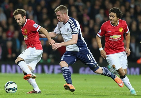 Mata phản ứng không hài lòng với đồng đội