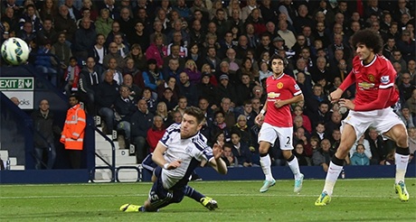 Phút 48, cầu thủ vào sân thay người Fellaini bất ngờ ghi bàn gỡ hòa cho MU