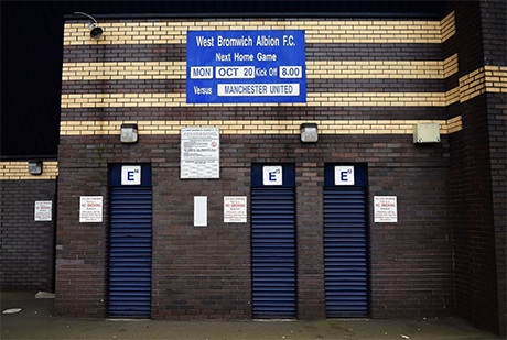 Cửa vào sân The Hawthorns sẵn sàng đón cổ động viên cho trận tiếp đón MU