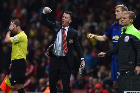 Van Gaal: “Nếu thất bại, tôi sẽ bị nguyền rủa” - 1 Van Gaal thở phào sau chiến thắng trước Arsenal