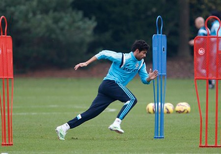 Những bước chạy khởi động của Costa cho thấy anh đã thực sự khỏe mạnh