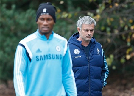 Costa trở lại, Chelsea sẽ tiếp tục bất bại? - 2 Mourinho đang thoải mái trước phong độ ổn của Chelsea