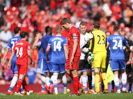Liverpool - Chelsea: “Không đội trời chung” - 1 Sai lầm của Gerrard đã khiến Liverpool tan mộng vô địch