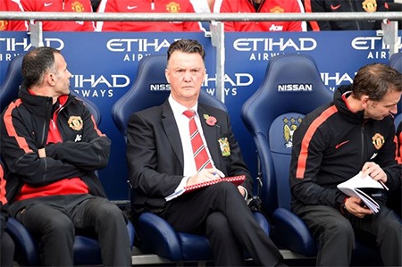 Man Utd - Newcastle: Tìm “món quà” lớn - 1 Đoàn quân của Van Gaal vừa bị Aston Villa cầm hòa