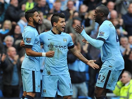 Aguero giúp Man City đánh bại 10 người của MU - 2 Niềm vui của các cầu thủ Man City