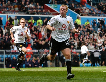 Tháng 3/2004: Ferguson và Wenger lời qua tiếng lại trên đường pitch khi hai đội gặp nhau