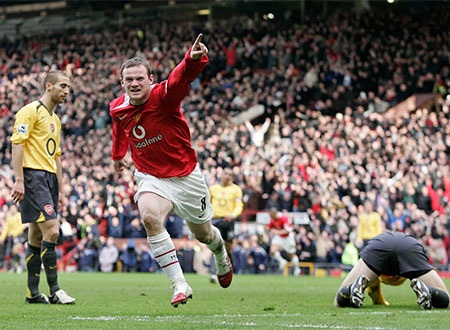 Tháng 4/2006: Rooney ghi bàn trong chiến thắng 2-0 của MU trên sân nhà trước Arsenal