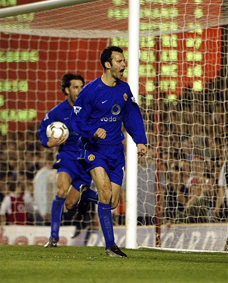 Tháng 2/2003: Giggs bỏ lỡ bàn mở tỉ số và MU đã thua 0-2 trước Arsenal ở vòng 5 FA Cup