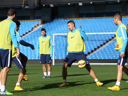 Pellegrini xem MU thuộc hàng “chiếu dưới” - 11 Vắng Silva, Nasri sẽ được đặt kì vọng trở thành ngòi nổ tốt để hỗ trợ cho hàng công