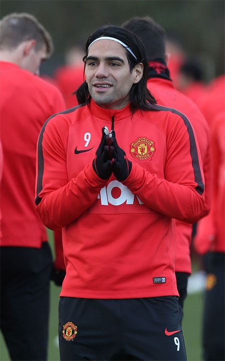 Falcao cùng Rooney trên sân tập