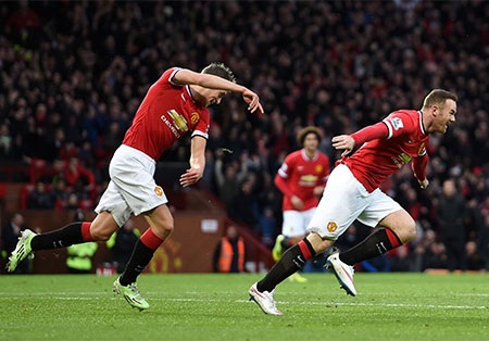 Niềm vui của Rooney sau khi ghi bàn mở tỉ số