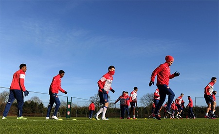 ĐKVĐ Arsenal sẵn sàng gỡ thể diện cho Premier League - 2 Các cầu thủ Arsenal chuẩn bị khá kĩ lưỡng cho trận đấu ở vòng 4 FA Cup