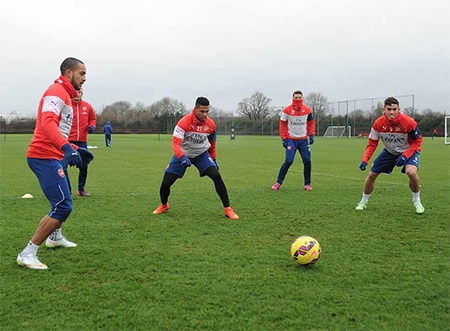 Tân binh Gabriel Paulista tập luyện cùng Arsenal - 9 Tân binh Gabriel tập luyện cùng các đồng đội