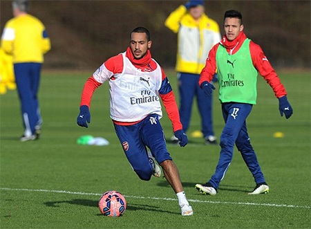 ĐKVĐ Arsenal sẵn sàng gỡ thể diện cho Premier League - 11 Gương mặt đầy sự đăm chiêu của Wenger trên sân tập