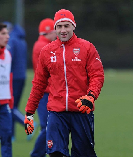 Tân binh Gabriel Paulista tập luyện cùng Arsenal - 13 Pha tranh bóng giữa Rosicky và Ozil