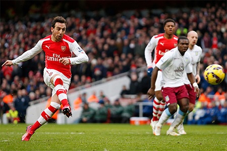 Nhìn lại trận thắng "5 sao" hoành tráng của Arsenal - 14 Cazorla thực hiện sút phạt