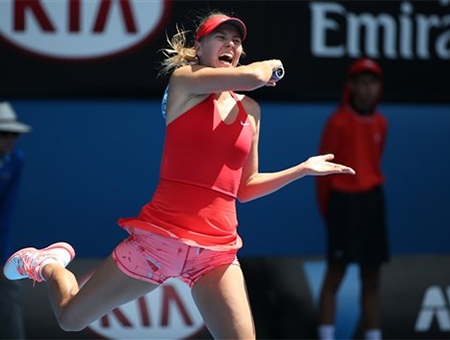 “Búp bê” Sharapova suýt bị loại sớm - 1 Phong độ của Masha giảm dần trong trận đấu này