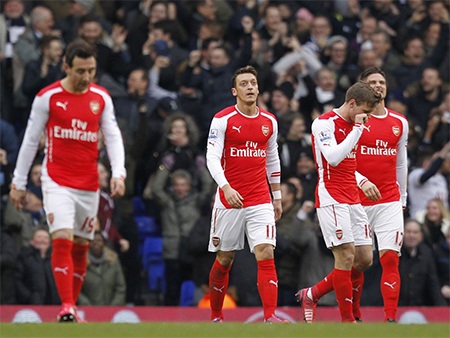 Arsenal - Leicester City: “Rũ bùn” đứng dậy - 1 Sự thất vọng của Arsenal sau trận thua Tottenham