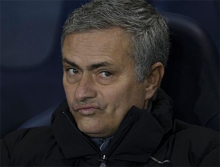 Chelsea - Tottenham: Đón tân vương - 2 Gương mặt đầy sự chán nản của Mourinho