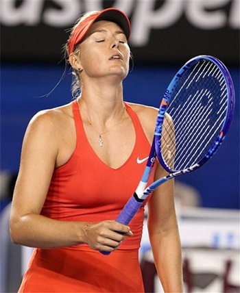 Sự thất vọng của Serena Williams sau một cú đánh hỏng