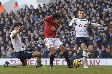 Stoke City - Man Utd: Vạn sự khởi đầu nan - 1 MU vừa có trận hòa thất vọng trên sân của Tottenham