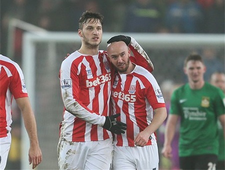 Arsenal - Stoke: Cơ hội phục thù - 2 Stoke sẽ là đối thủ khó chịu với Arsenal