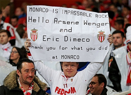Nhìn lại trận thua đau của Arsenal tại Emirates - 4 Sanchez và các cầu thủ Arsenal tỏ ra hồ hởi trước trận đấu
