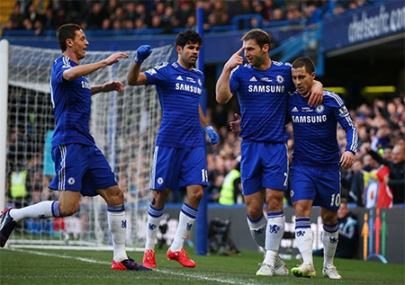 Nhìn lại trận hòa đáng tiếc trên sân nhà của Chelsea - 6 Các đồng đội chia vui với hậu vệ người Serbia