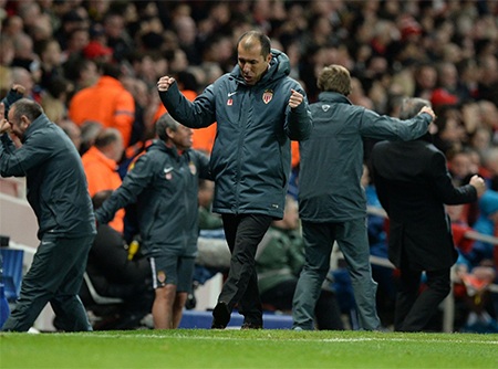 Nhìn lại trận thua đau của Arsenal tại Emirates - 15 Jardim và ban huấn luyện của Monaco ăn mừng bên ngoài đường biên