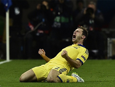 Niềm hạnh phúc sau khi ghi bàn của Ivanovic