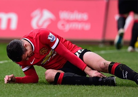 Van Persie sẽ ngồi ngoài khoảng 1 tháng