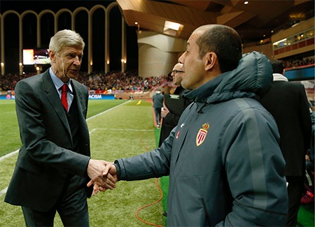 Màn trình diễn cuối cùng của Arsenal ở Champions League năm nay - 1 HLV Wenger và Jardim bắt tay nhau trước giờ bóng lăn