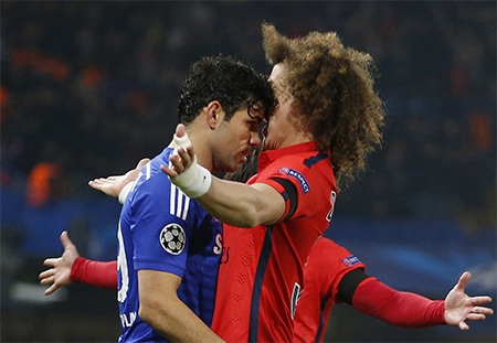 Chơi hơn người, Chelsea vẫn bị PSG loại - 2 Pha va chạm giữa Costa và Luiz